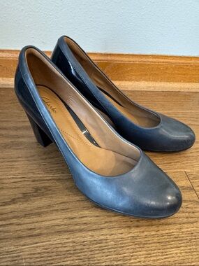 Clarks Women’s Basil Auburn Navy Heels, Leather and Patent